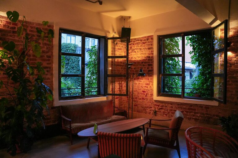Simple Tips to Create a Cozy and Inviting Home Environment